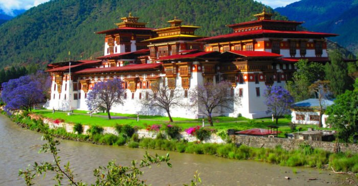 palace_of_the_king_of_bhutan_hd_travel